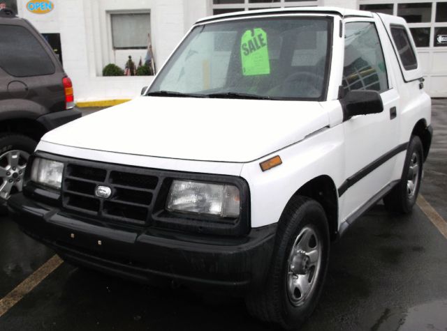 Geo Tracker 1997 photo 1