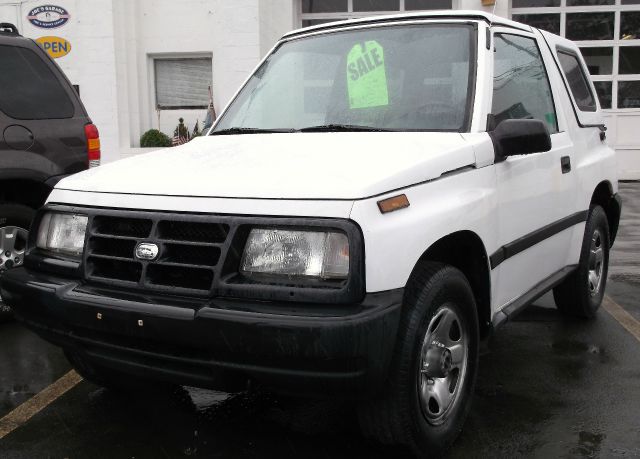 Geo Tracker 1997 photo 2