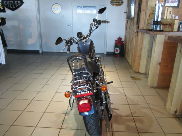 Harley Davidson 883 2003 photo 3