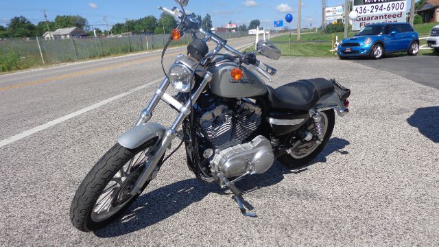 Harley Davidson 883 Sportster 2006 photo 2
