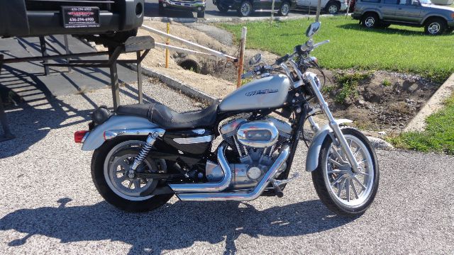Harley Davidson 883 Sportster 2006 photo 3