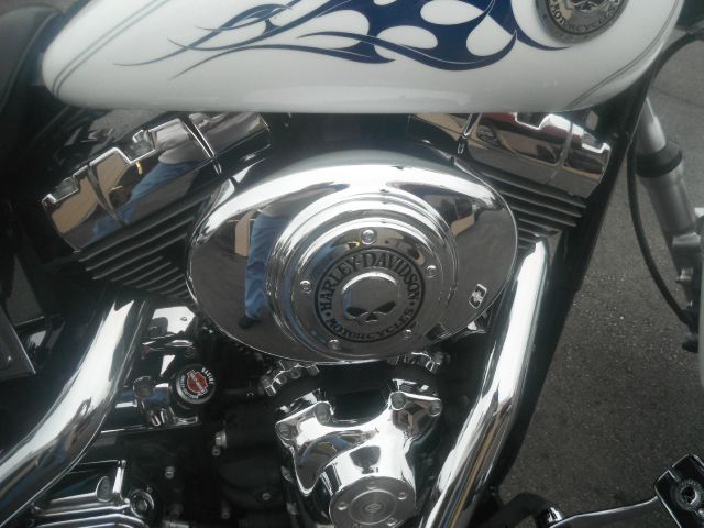 Harley Davidson DYNA 2004 photo 1