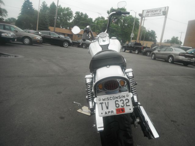 Harley Davidson DYNA 2004 photo 2
