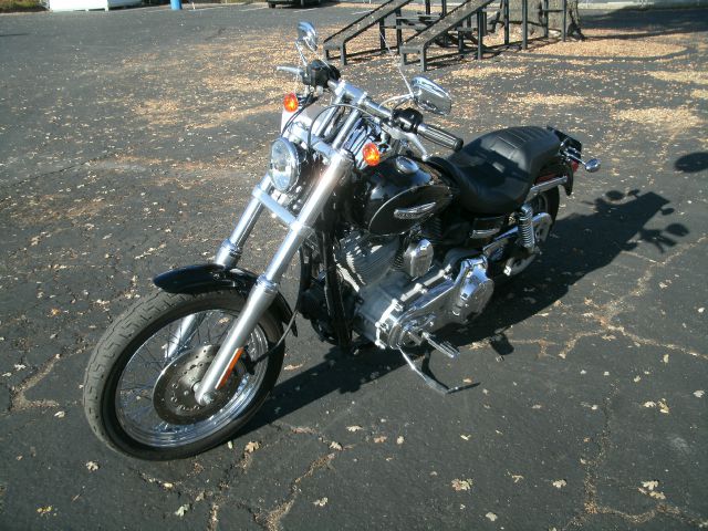 Harley Davidson Dyna Super Glide 2009 photo 1