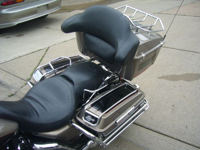 Harley Davidson ELECTRA GLIDE  CLASSIC 3 DOOR DSG AUTO W/sunroof And Autobahn PKG Motorcycle