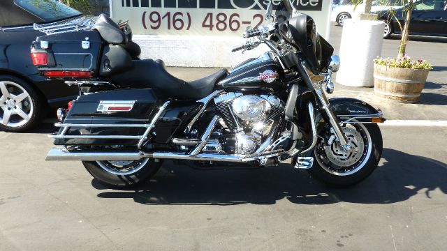 Harley Davidson FLHTC 2014 photo 2