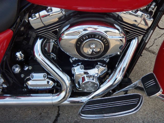 Harley Davidson FLHX 2010 photo 3