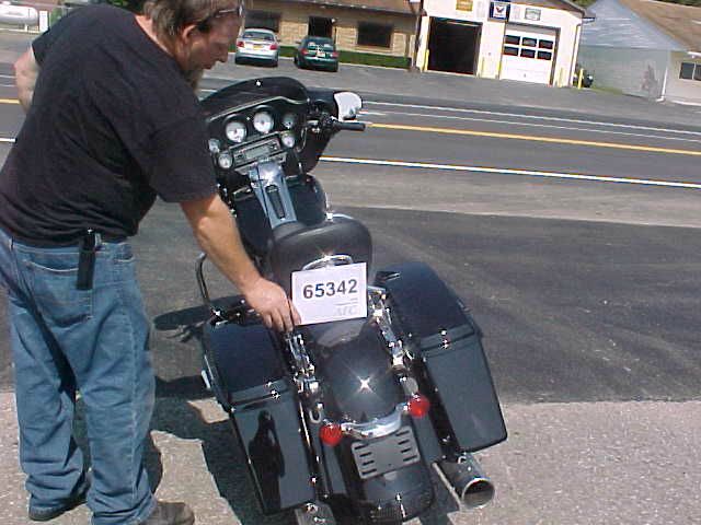 Harley Davidson FLHX 2013 photo 2