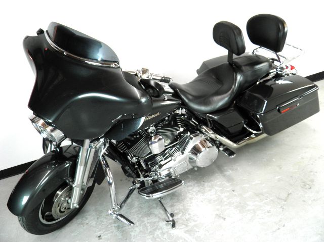 Harley Davidson FLHXI STREET GLIDE 2006 photo 2