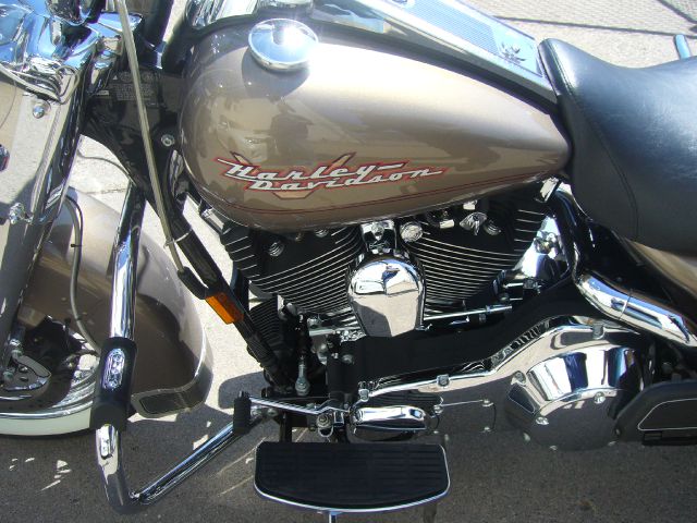 Harley Davidson ROAD KING CLASSIC 2004 photo 4