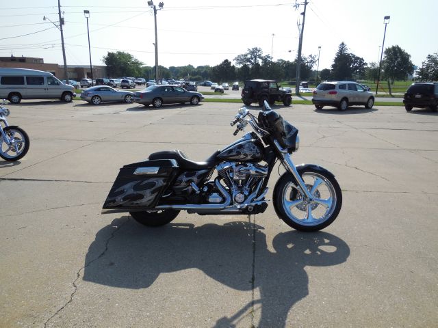 Harley Davidson STREET GLIDE 2011 photo 2