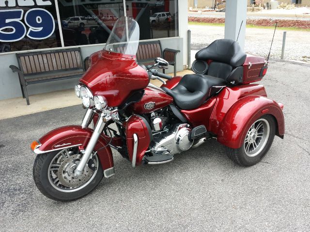 Harley Davidson TRIGLIDE 2002 Toyota SE Motorcycle
