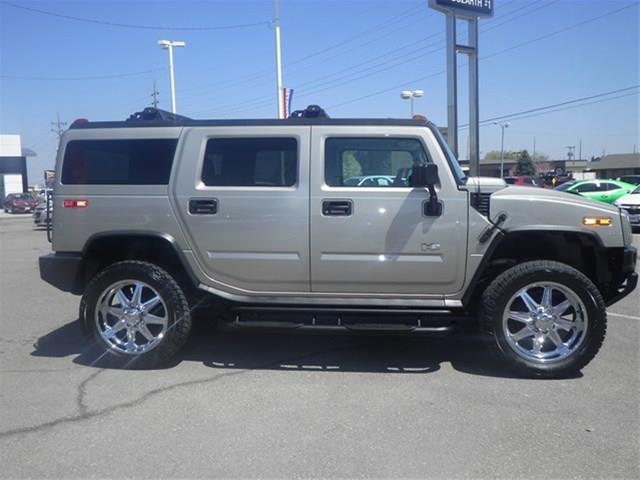 Hummer H2 2004 photo 2