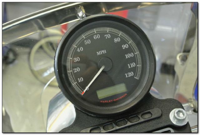 Harley Davidson 883 2009 photo 1