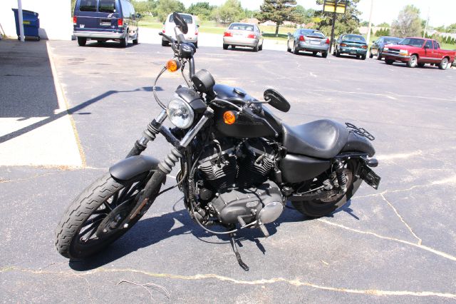 Harley Davidson 883 2010 photo 2