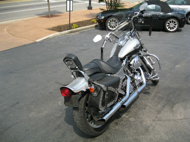 Harley Davidson DYNA 2003 photo 2