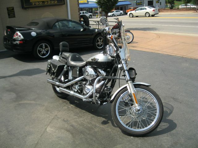 Harley Davidson DYNA 2003 photo 3