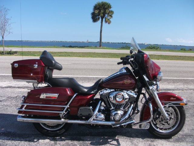 Harley Davidson ELECTRA GLIDE CLASSIC T-top, Leather Motorcycle