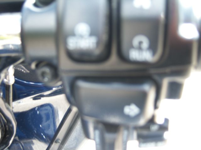 Harley Davidson FLHCTU 2010 photo 13