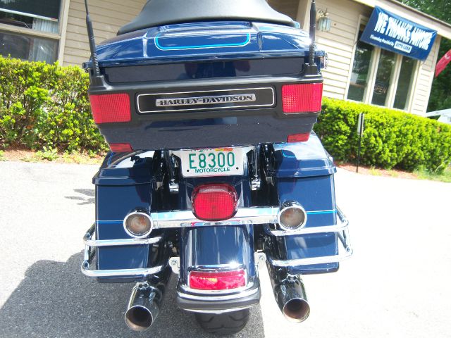 Harley Davidson FLHCTU 2010 photo 15