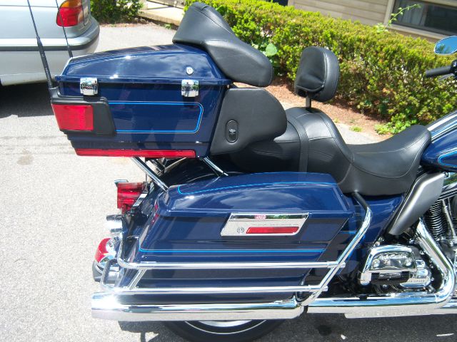 Harley Davidson FLHCTU 2010 photo 16
