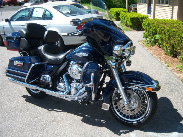 Harley Davidson FLHCTU 2010 photo 6