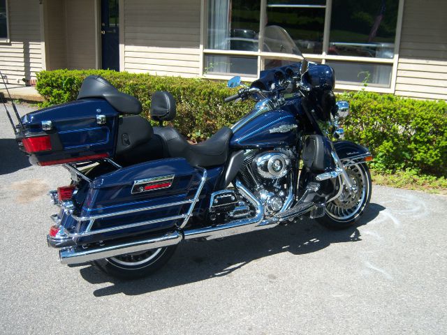 Harley Davidson FLHCTU 2010 photo 7