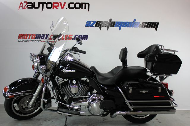 Harley Davidson FLHP Road King Police Edition 2010 photo 3
