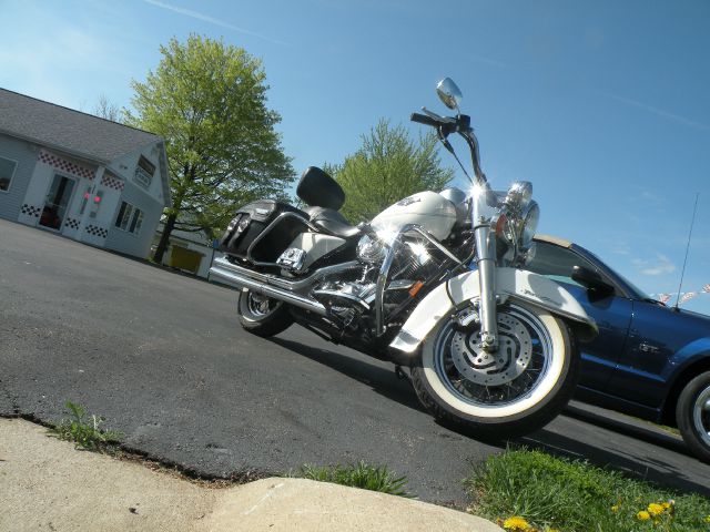 Harley Davidson FLHRCI ROAD KING 2002 photo 2