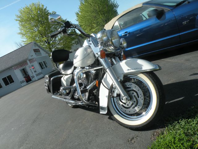 Harley Davidson FLHRCI ROAD KING 2002 photo 3