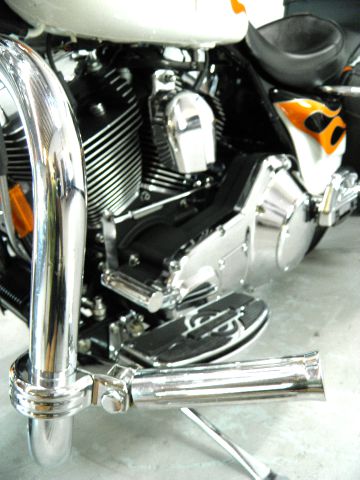 Harley Davidson FLHRCI ROAD KING CLASSIC 2014 photo 21