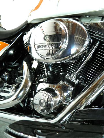 Harley Davidson FLHRCI ROAD KING CLASSIC 2014 photo 31