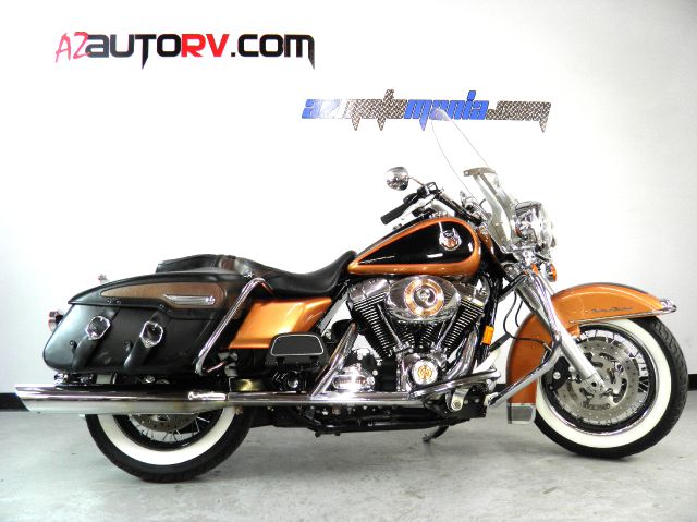 Harley Davidson FLHRC Road King Classic 2008 photo 1