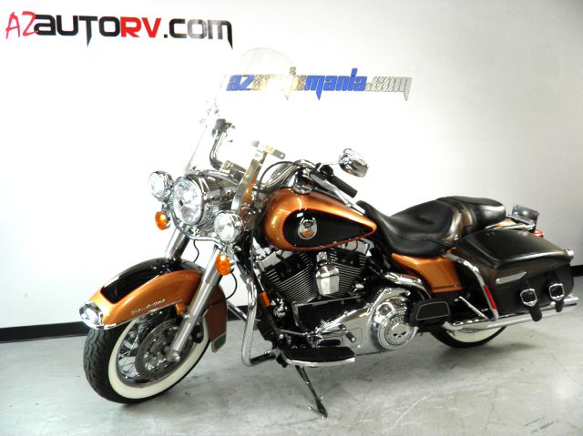 Harley Davidson FLHRC Road King Classic 2008 photo 2