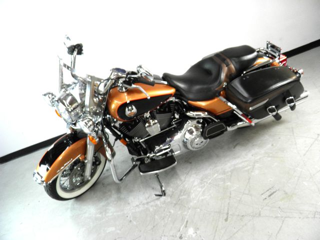 Harley Davidson FLHRC Road King Classic 2008 photo 3