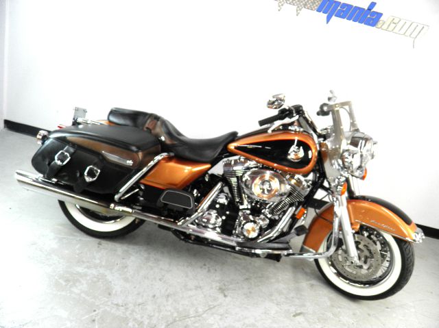 Harley Davidson FLHRC Road King Classic 2008 photo 4