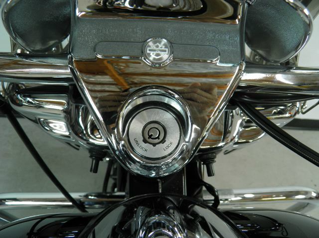 Harley Davidson FLHRSI ROAD KING CUSTOM 2004 photo 1