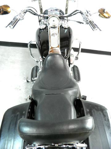 Harley Davidson FLHRSI ROAD KING CUSTOM 2004 photo 11