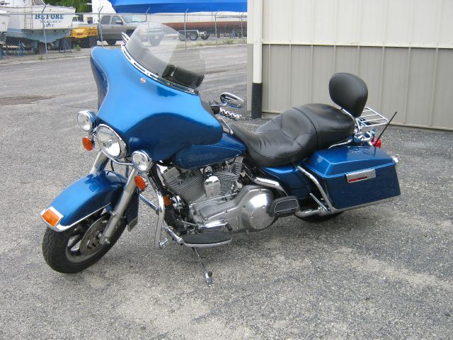 Harley Davidson FLHT 2006 photo 1