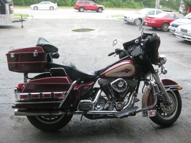 Harley Davidson FLHTC 3 DOOR DSG AUTO W/sunroof And Autobahn PKG Motorcycle