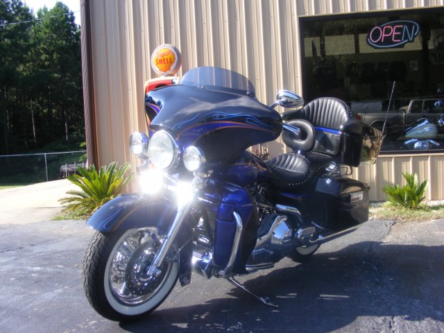 Harley Davidson FLHTCSE 2004 photo 4