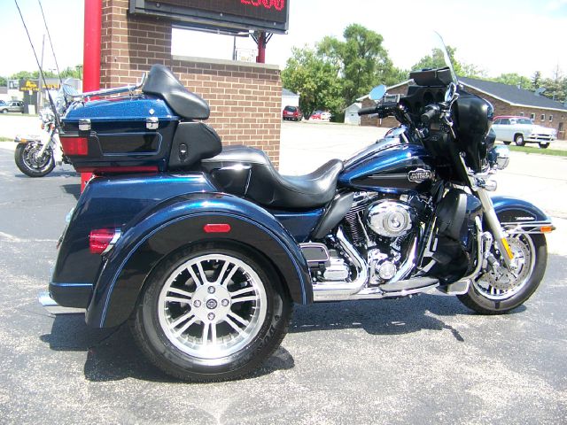 Harley Davidson FLHTCUTG Tri-Glide 2012 photo 1