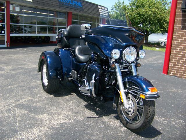 Harley Davidson FLHTCUTG Tri-Glide 2012 photo 3