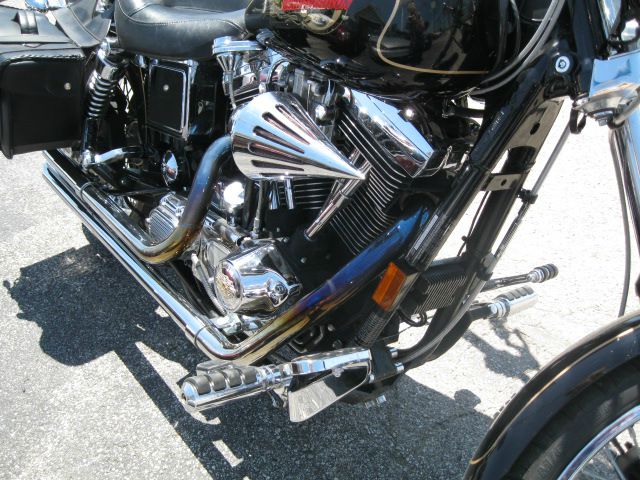 Harley Davidson FXDWG 1998 photo 3