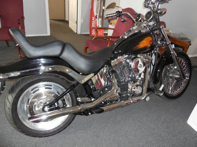 Harley Davidson FXST 2007 photo 1