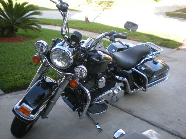 Harley Davidson Road King Lariet Motorcycle