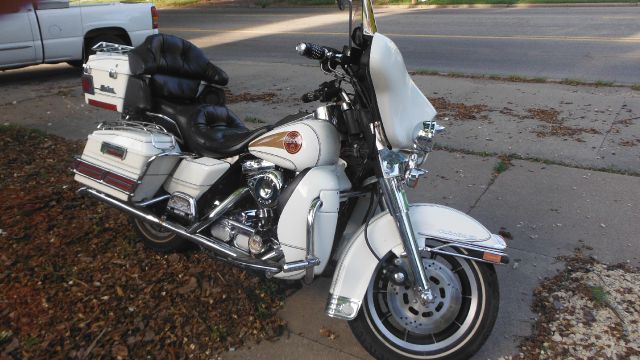 Harley Davidson ULTRA CLASSIC XE King Cab V6 Auto 4x4 Truck Motorcycle