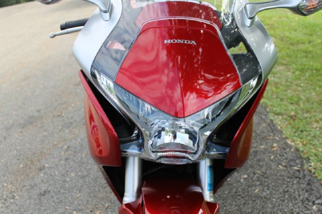 Harley Davidson VFR1200F 2010 photo 1