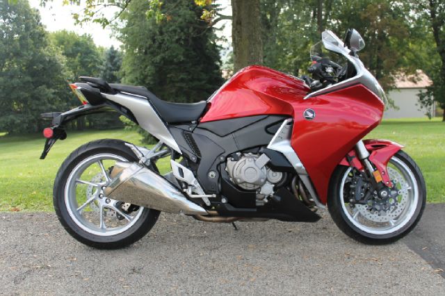 Harley Davidson VFR1200F 2010 photo 3