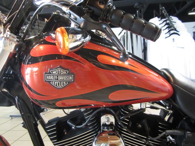 Harley Davidson Wide Glide 2011 photo 12